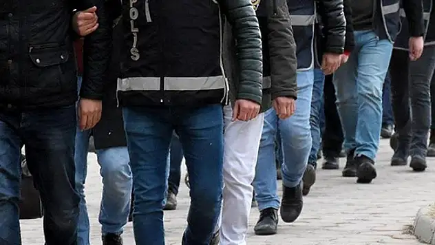 FETÖ'nün emniyet yapılanmasına 19 ilde operasyon: 29 gözaltı