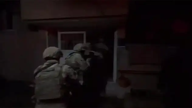 FETÖ'ye yönelik 'Kıskaç-33' operasyonlarında 36 şüpheli tutuklandı