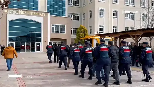 FETÖ'ye yönelik 'Kıskaç-38' operasyonlarında 24 şüpheli tutuklandı
