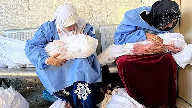Filistinli kadın doktor, soykırımcı İsrail'in saldırısında 9 çocuğunu kaybetti