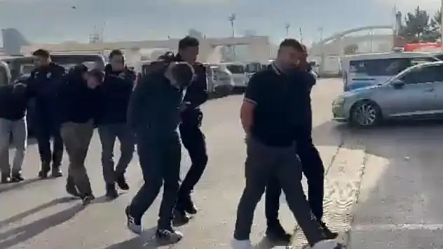 'Fotoroman çetesi'ne operasyon: 9 şüpheli yakalandı!