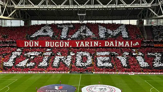 Galatasaray taraftarından, Mustafa Kemal Atatürk için koreografi