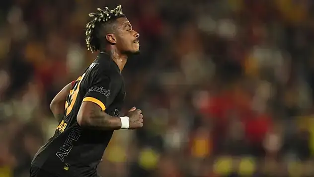 Galatasaraylı orta sahanın sözleşmesi 1 yıl daha uzadı