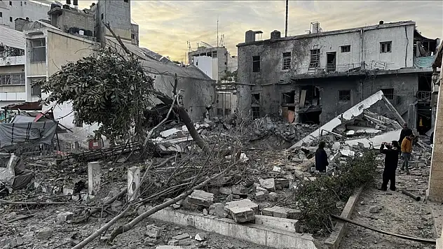 Gazze Şeridi'nde 36 hastane bombalandı