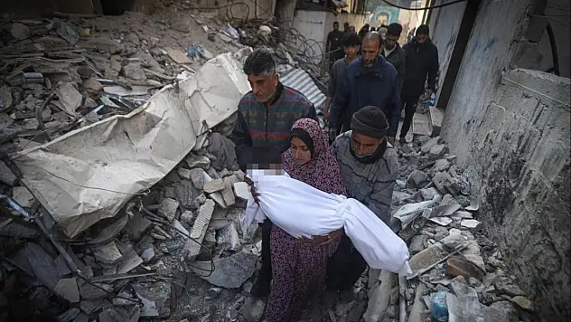 Gazze'de Patlamamış Mühimmat Bir Çocuğu Daha Öldürdü