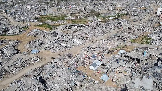 Gazze'de son 24 saatte enkaz altından 42 kişinin naaşı çıkarıldı