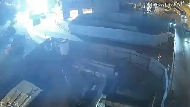 Gebze'deki binanın yıkılma anı kamerada!