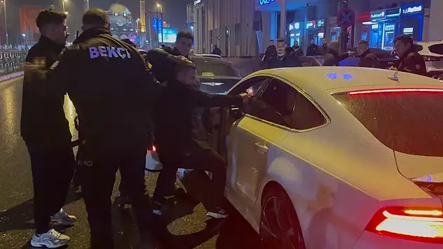 Gece kulübünde çıkan kavga sokağa taştı
