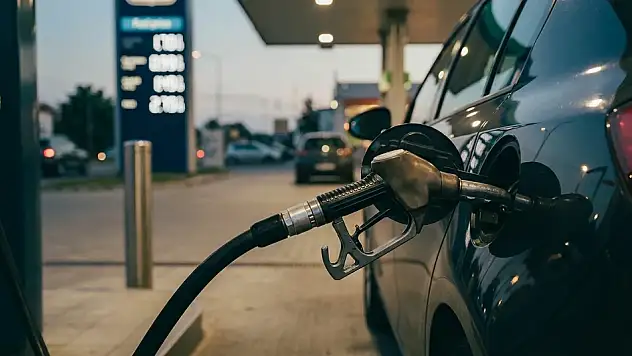Gece yarısından önce depoları doldurun: Benzine zam geliyor!