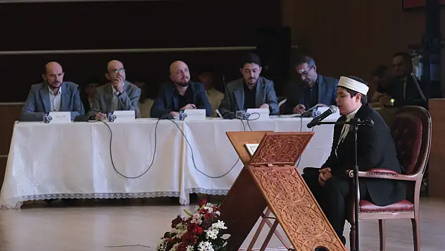 Geleceğin hafızları yeteneklerini sergiledi! Birincilik ödülü Konya'yı gururlandırdı!
