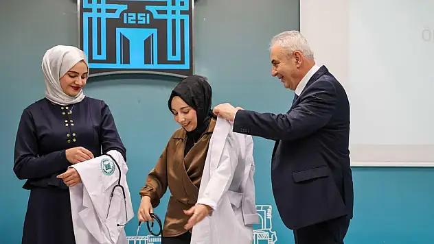 Geleceğin Hekimleri Beyaz Önlüklerini Giydi