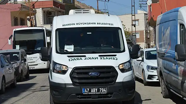 Genç Adam Park Halindeki Araçta Ölü Bulundu