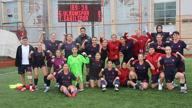 Genç Ülkümspor yarı finalde