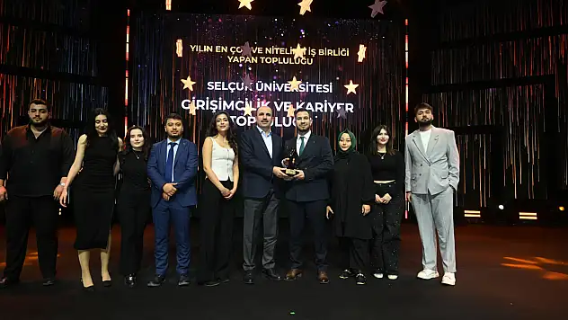 Gençliğin 'En'leri Konya'da seçildi! 2. Topluluk Ödülleri sahiplerini buldu!