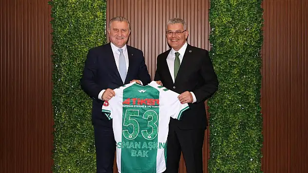 Gençlik ve Spor Bakanı Bak'tan Konyaspor'a ziyaret!