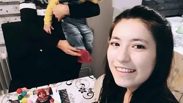 Gıda zehirlenmesinden ölen anne ve çocuklarının cenazeleri alındı