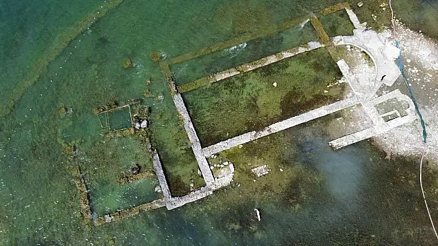 Göl altındaki medeniyeti 9 yılda tırnaklarıyla kazıyarak çıkardılar