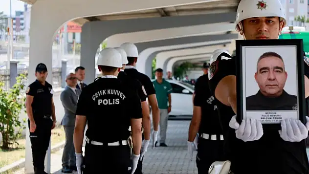 Görevi başında kalp krizi geçiren polis memuru şehit oldu