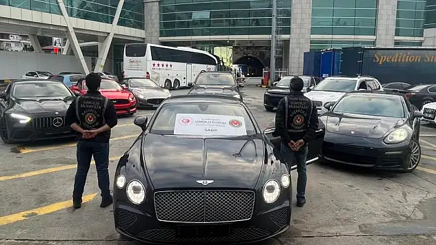Gümrükler Muhafaza'dan 11 ilde operasyon: 50 lüks araç ele geçirildi
