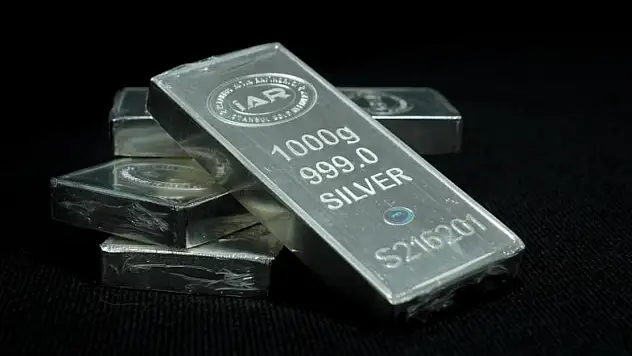 Gümüşün onsu rekorunu 103 doların üzerine çıkardı