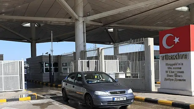 Gurbetçinin vatan sevinci sınırda başlıyor