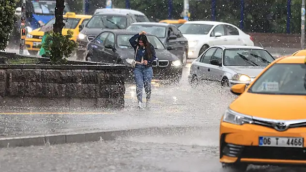 Hafta sonu yağışla birlikte sıcaklıklar azalacak