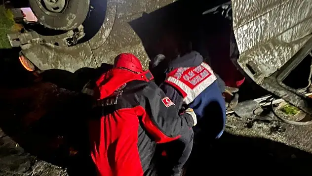 Hakkari'de minibüs takla attı: 1 ölü, 6 yaralı