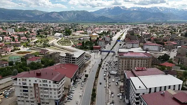 Hakkarililer havalimanına ek sefer istedi