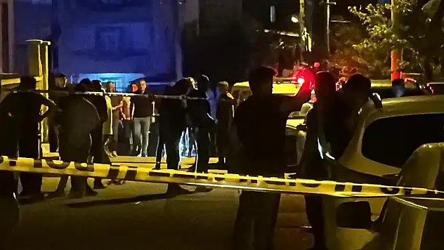 Halaya davetsiz girdi, kına gecesi karıştı: 15 yaralı