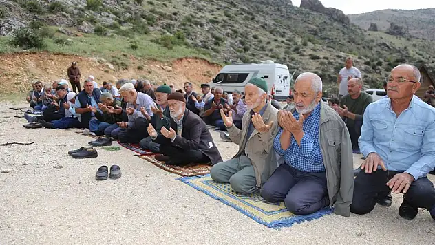 Halkapınar'da yağmur duası yapıldı