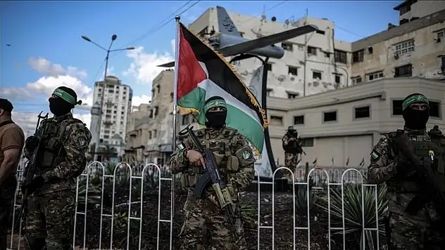 Hamas, Katil İsrail'in aynı aileden 11 kişiyi öldürmesini planlı bir katliam olarak niteledi