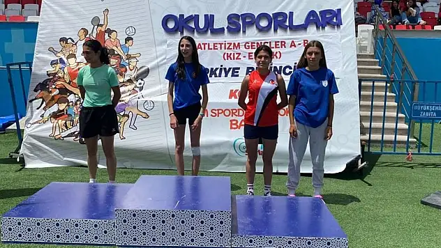 Hamide Nur Tekdemir, Türkiye üçüncüsü oldu!