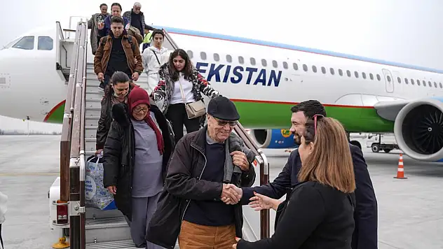 Hataylı depremzedeler Mirziyoyev'in davetiyle Özbekistan'a gitti