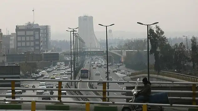 Hava kirliliği nedeniyle 18 eyalette eğitim uzaktan yapılıyor