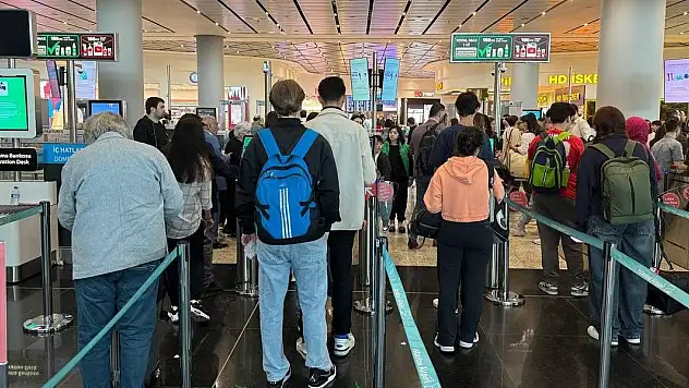 Havaalanlarında yılın ilk 10 ayında taşınan yolcu sayısı 198 milyonu geçti