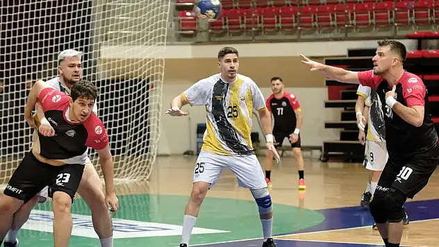 Hentbolda zorlu rakip