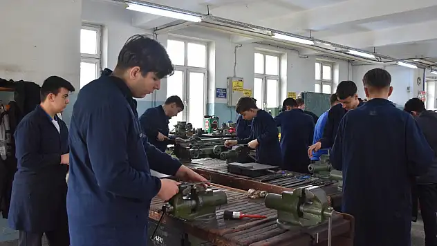 Her 100 öğrenciden 43'ü meslek lisesini seçti