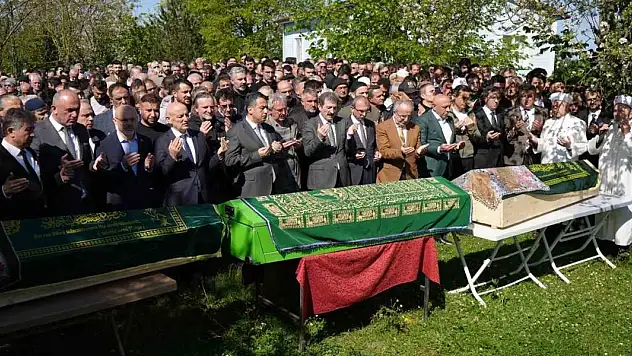 Heyelan faciasında ölen baba ile iki çocuğuna gözyaşı