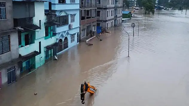 Hindistan'ın batısındaki şiddetli yağışlarda ölü sayısı 28'e çıktı