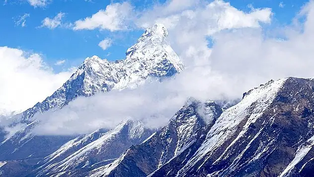 Hint dağcı Ghosh, Everest zirvesi yakınlarında ölü bulundu
