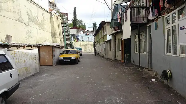 Hırsızları kovalarken yanlış kişileri dövdüler!