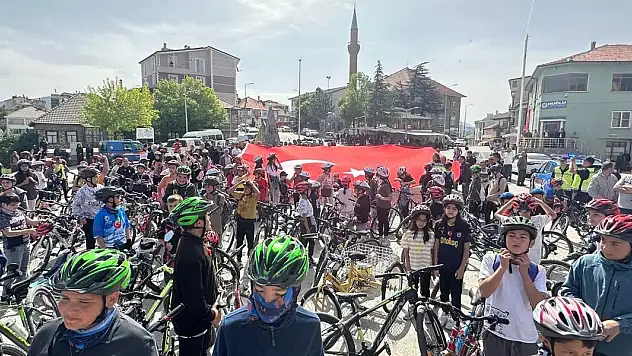 Huğlu'da 'Pedalla genç kal' bisiklet turu düzenlendi