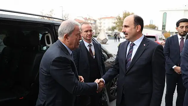 Hulusi Akar, Başkan Altay'ı ziyaret etti