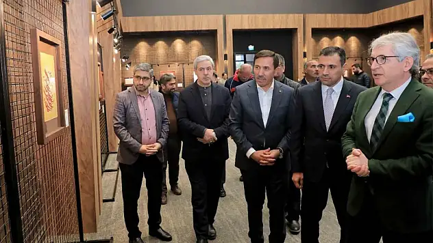 Huzur Vakti'nde 'Mesneviden İnciler' Hat Sergisi Açıldı