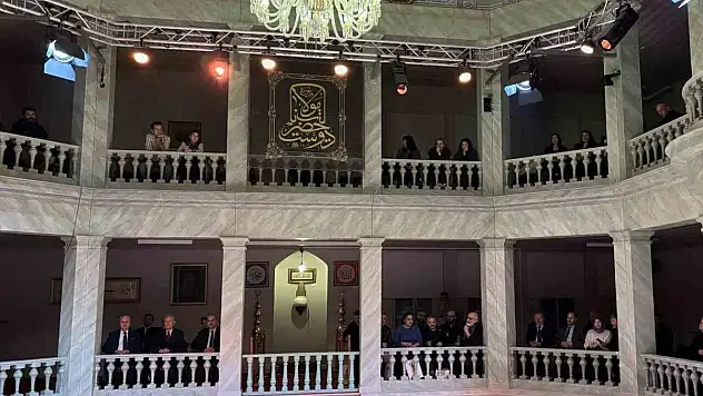 Hz. Mevlana, 752. Vuslat yıl dönümünde Kasımpaşa Mevlevihanesi'nde anıldı