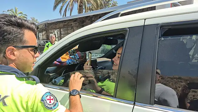 İbrahim Tatlıses'in kızı polisin üzerine araba sürdü!