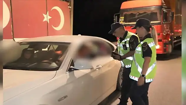İçişleri Bakanı Yerlikaya: Emniyet ve jandarma trafik ekiplerince, 8-15 Ağustos'ta 1 milyon 971 bin 985 araç denetlendi