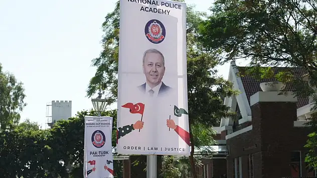 İçişleri Bakanı Yerlikaya, Pakistan Ulusal Polis Akademisi mezuniyet törenine katıldı