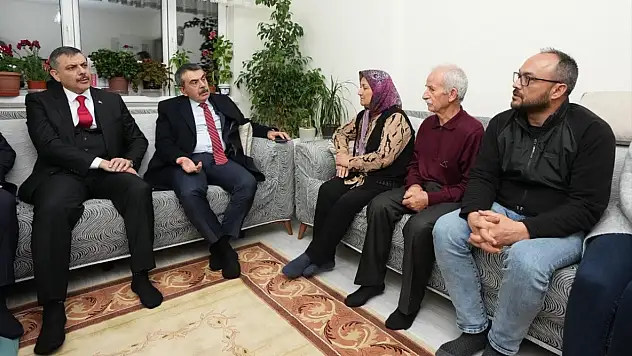 İki Bakandan Fatma Nur Öğretmen İçin Taziye Ziyareti! Cumhurbaşkanı Erdoğan, Telefonda Aile İle Görüştü