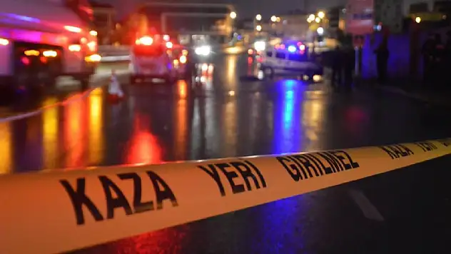 İki otomobil kafa kafaya çarpıştı: 4 ölü, 3 yaralı